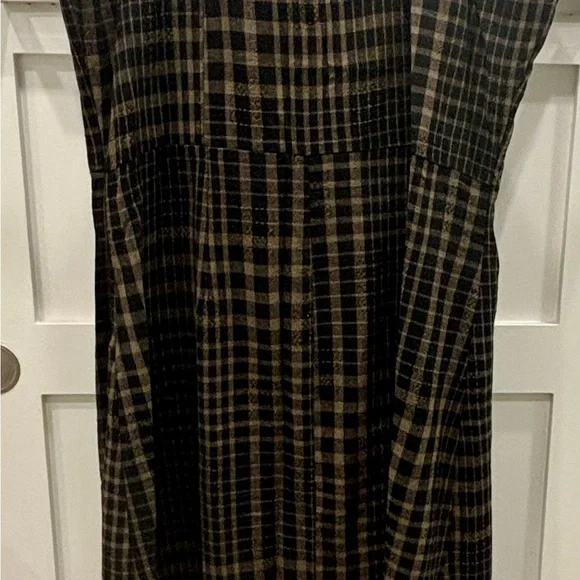 Plaid Sleeveless Dress - Picture 10 of 12